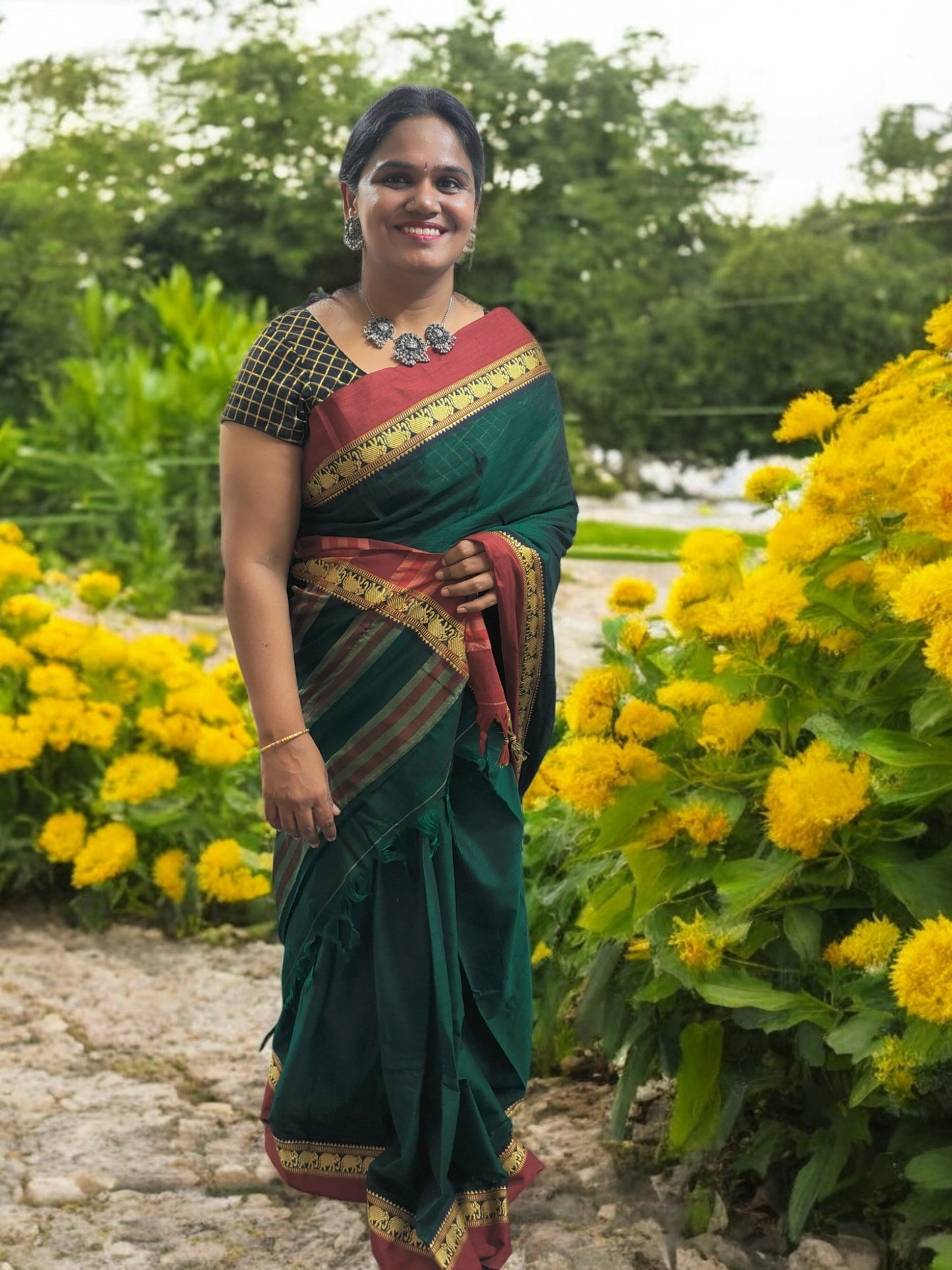 Bottle green elephant small border narayanpet sarees